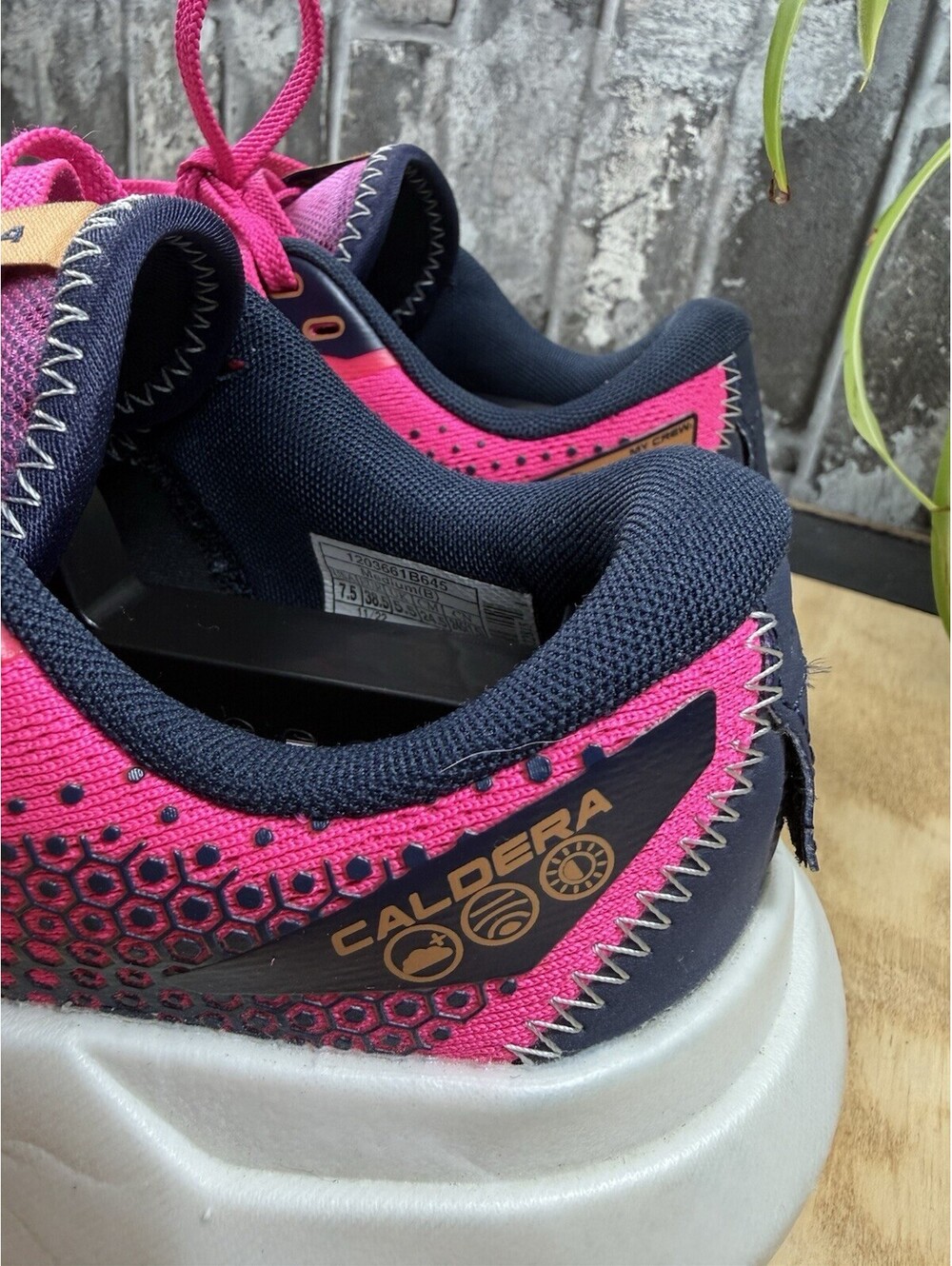 Brooks Caldera 6 -Women’s Pink/Navy Low Top LaceUp -Mesh Trail Running sneakers - Picture 2 of 10
